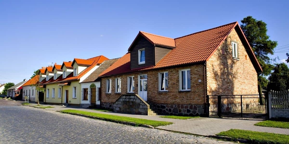 Explore the past of jews in Poland 